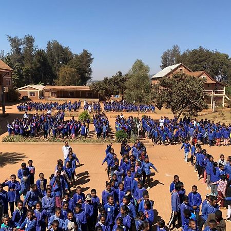 Lycee Picot De Cloriviere Dont Les Revenus Financent L'Education Des Eleves Apartman Antsirabe Kültér fotó