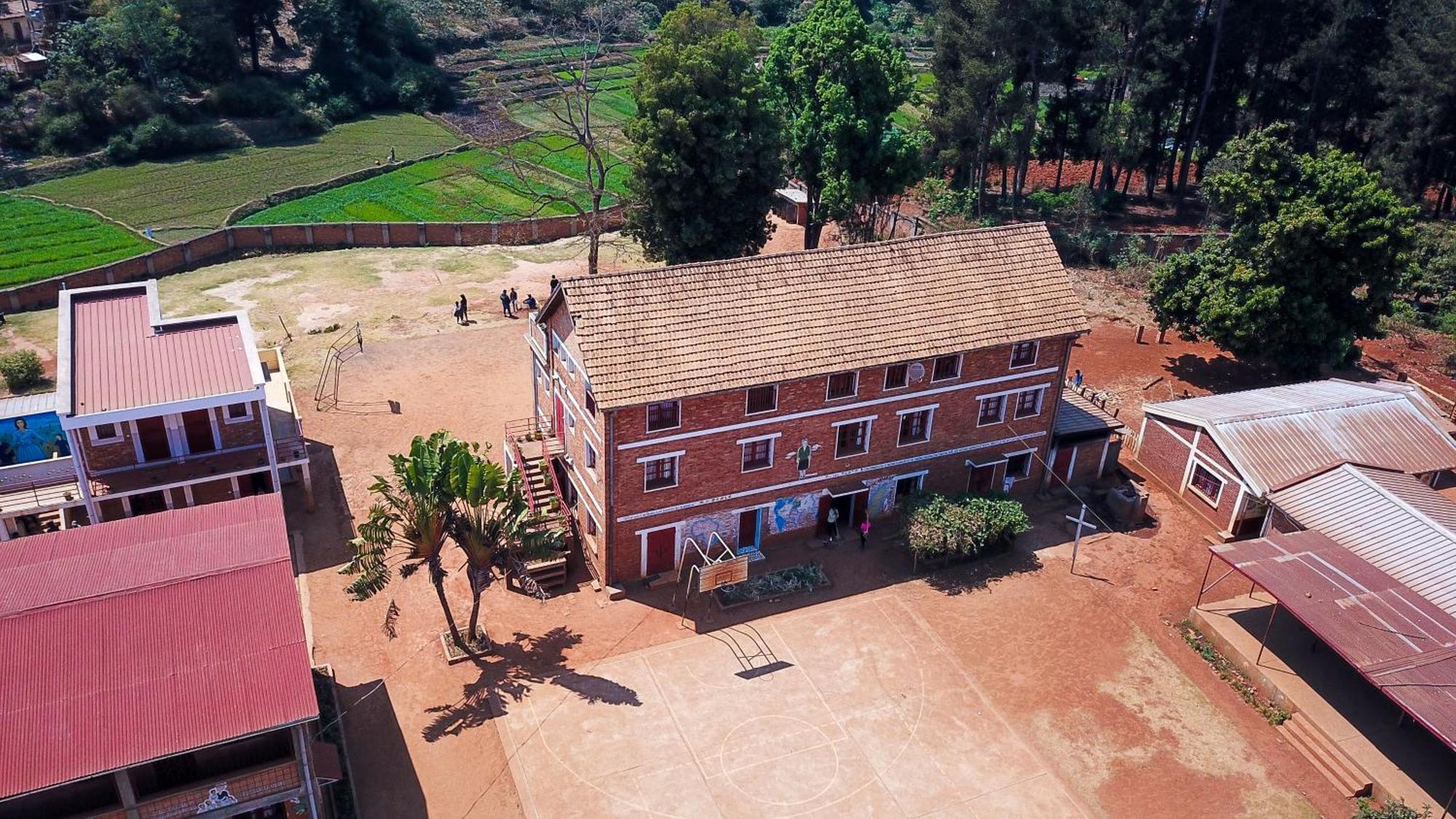 Lycee Picot De Cloriviere Dont Les Revenus Financent L'Education Des Eleves Apartman Antsirabe Kültér fotó